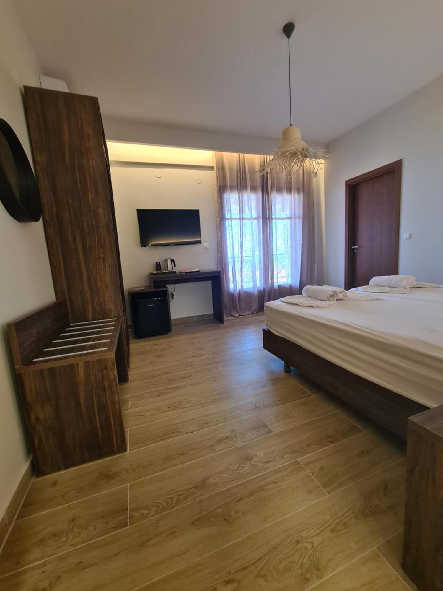 Este Luxury Apartments Kriopigi Exterior photo